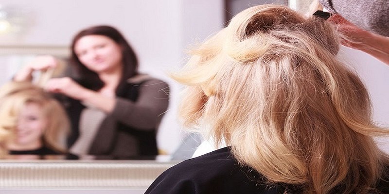 Mơ thấy cắt tóc cho kẻ thù là điềm báo không hề tốt